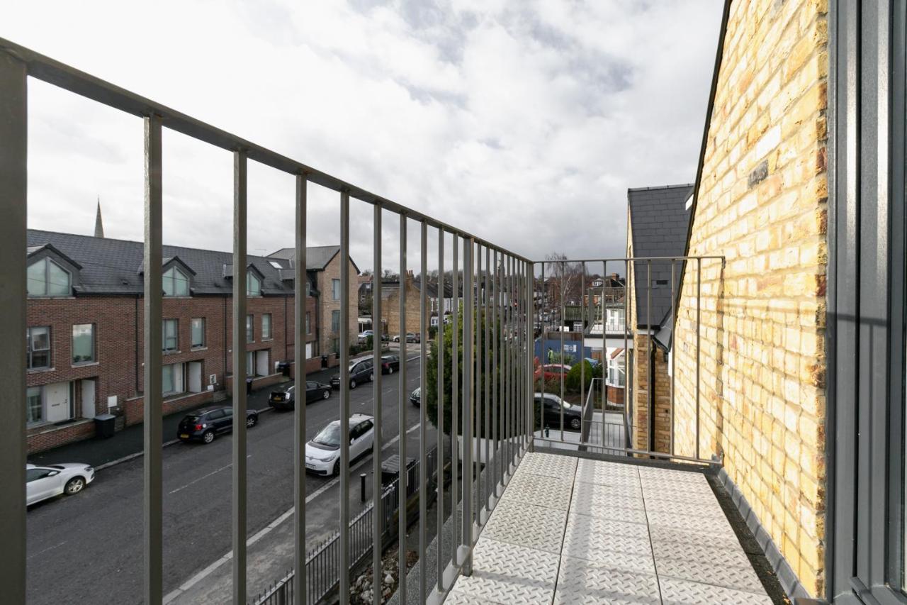 Skyvillion - London Enfield Chase Apartments With Parking & Wifi Exterior photo
